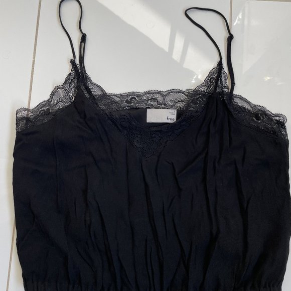 Aritzia Lace Crop Top - Picture 1 of 3